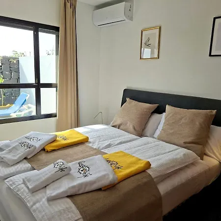 Oasis With Heated Pool, Jacuzzi, And Comfort Playa Blanca (Lanzarote)