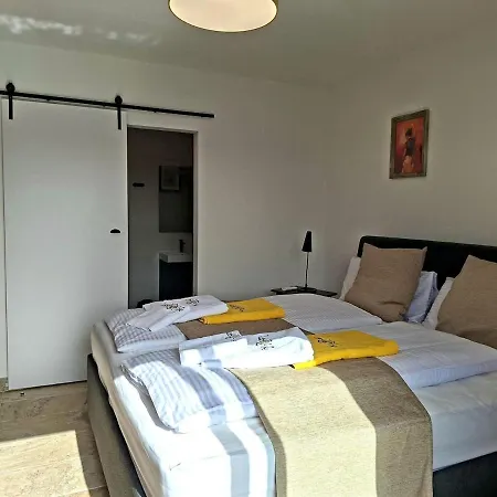 Oasis With Heated Pool, Jacuzzi, And Comfort Villa