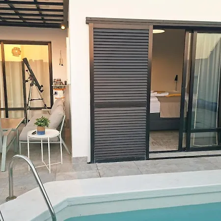 Oasis With Heated Pool, Jacuzzi, And Comfort *